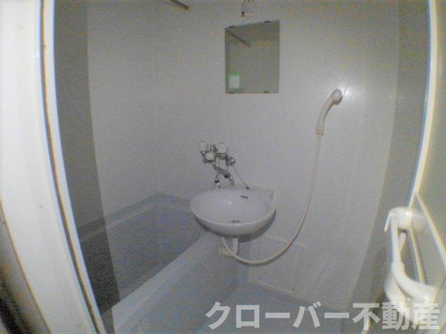 レオパレス東大浜の浴室
