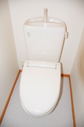 クレセント中ノ坪　　刈谷市近郊の賃貸ならクラスホーム刈谷店のトイレ|コンパクトで使いやすいトイレです