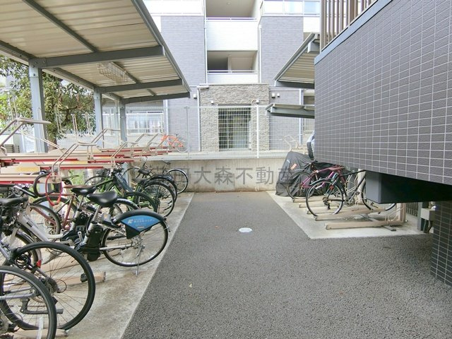 ご成約お客様向けのその他共用部分|屋根付きラック式の駐輪場