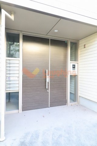 ヴィルヌーブ諏訪野 I棟のエントランス|建物の内部です