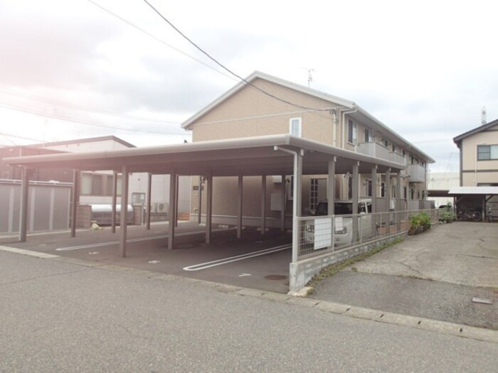 柏崎市豊町のアパート