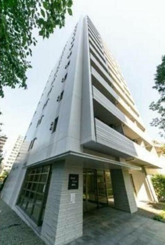 【外観】 | ヴェルデコート西新宿 | 鉄筋コンクリート造のがっちりとした建物。