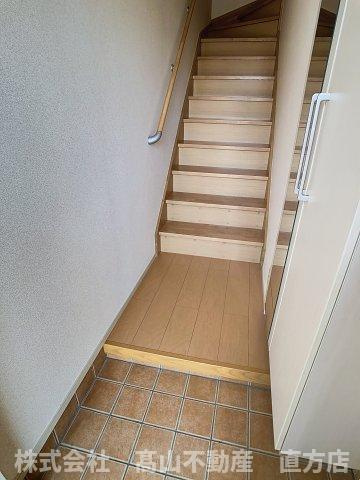 北九州市八幡西区茶屋の原２丁目のアパートの玄関