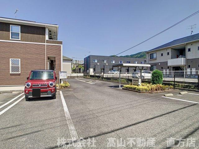 北九州市八幡西区茶屋の原２丁目のアパートの駐車場