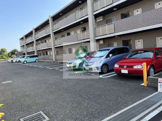 シャンクレール清瀬の駐車場