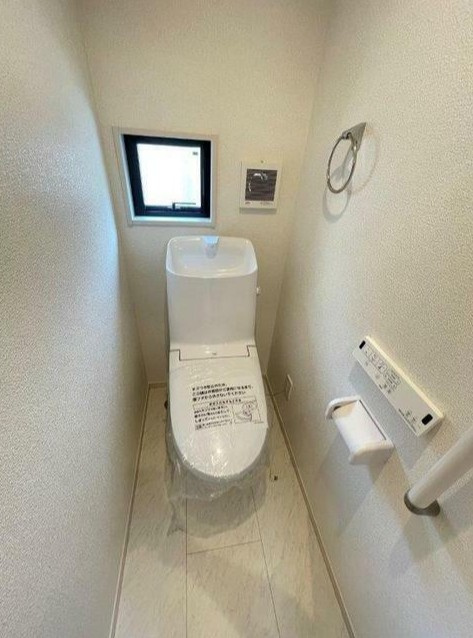 泉町2丁目貸家のトイレ