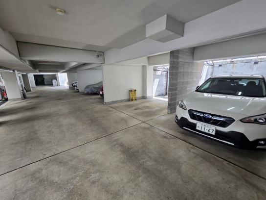 グランフォルム清水別邸の駐車場