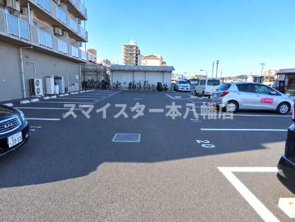千葉市緑区おゆみ野３丁目の賃貸マンションの駐車場