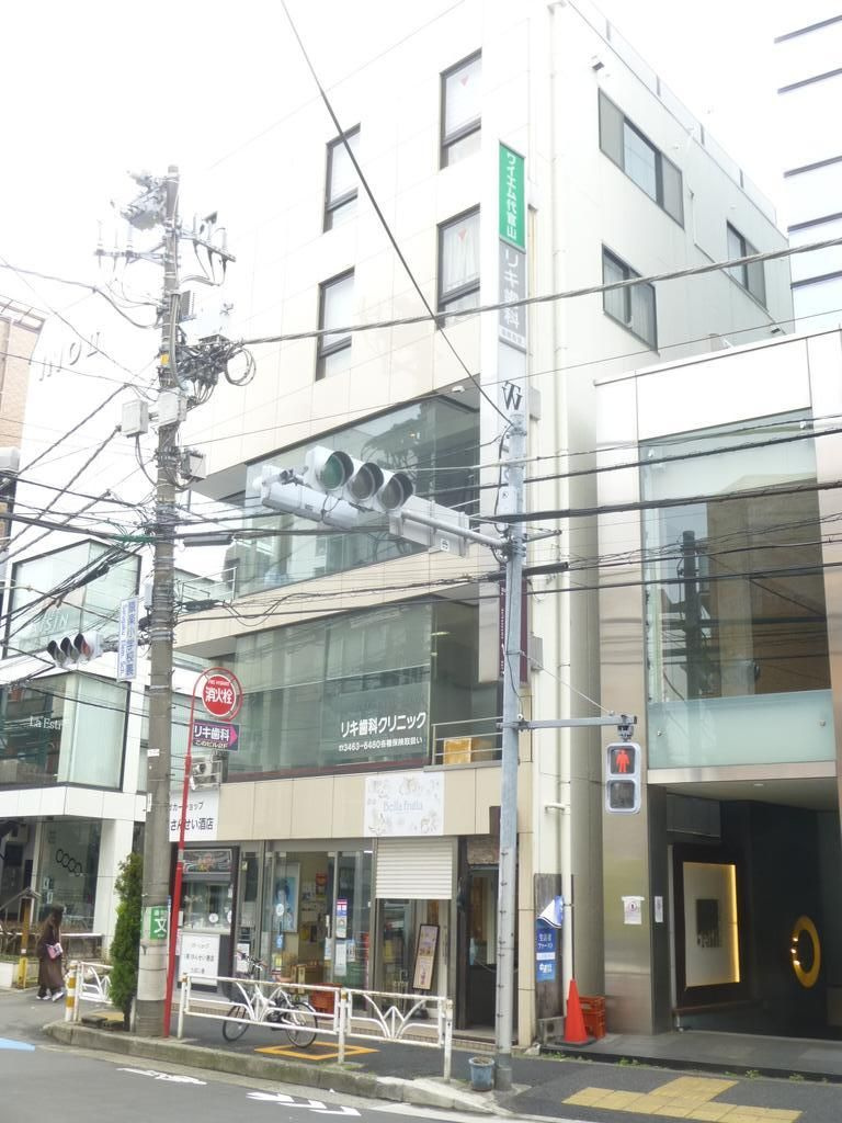 渋谷区代官山町の店舗事務所の外観