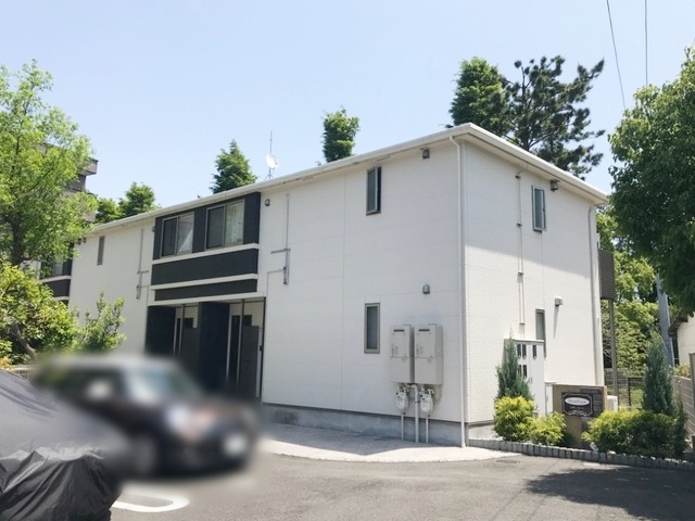 鎌倉市植木のアパートのエントランス