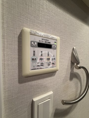 サンレムート・江坂2ndの洗面所|浴室乾燥機