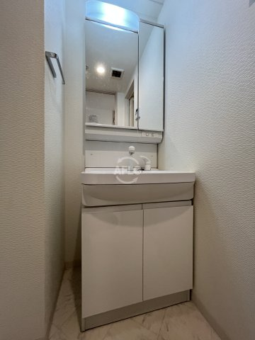 エスレジデンス新大阪リデントの独立洗面台|S-RESIDENCE新大阪Ridente　洗面台