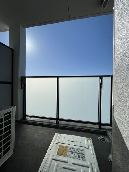 S-RESIDENCE山王のバルコニー|暖かな日差しのふりそそぐバルコニー