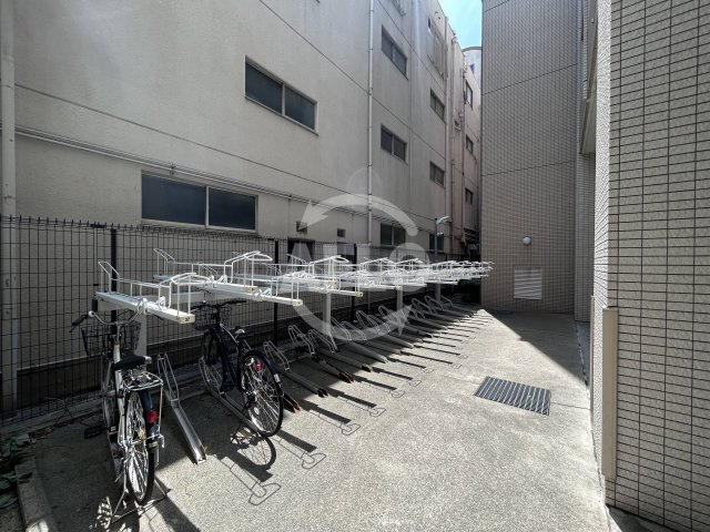 アパートメンツ江坂のその他|アパートメンツ江坂　駐輪場