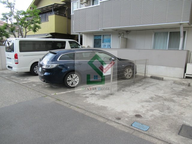 グリーンリーヴスの駐車場