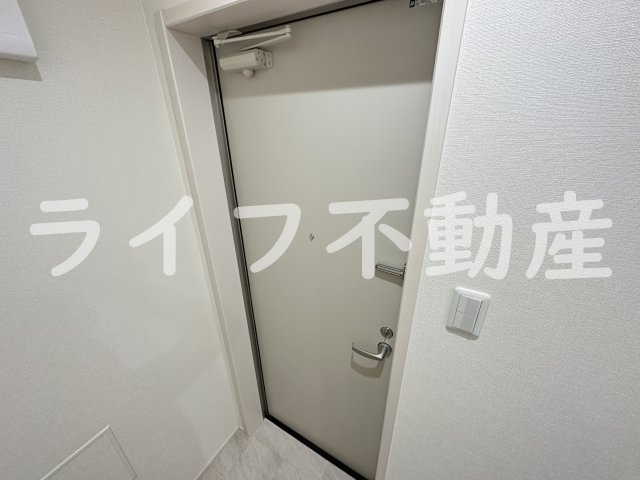 フジパレス高井田西Ⅴ番館の玄関