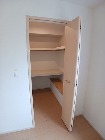 メゾン　ド　ルミエール　Ⅱの収納|当社、チルホームのHPもご覧ください(^^)/物件情報多数♪