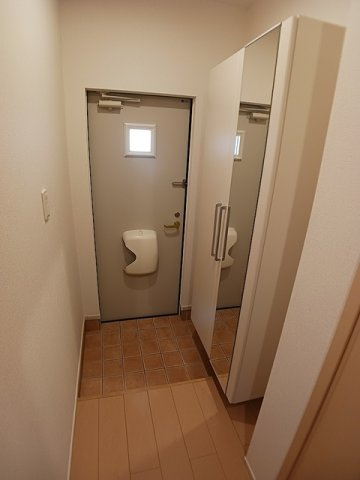 メゾン　ド　ルミエール　Ⅱの玄関|当社、チルホームのHPもご覧ください(^^)/物件情報多数♪