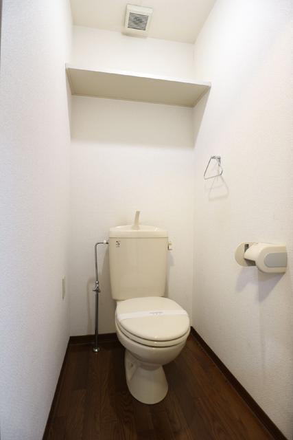 ヴェルドミール明大前のトイレ|コンパクトで使いやすいトイレです