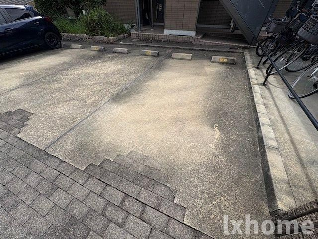 シャーメゾン南春日丘の駐車場|駐車場があります