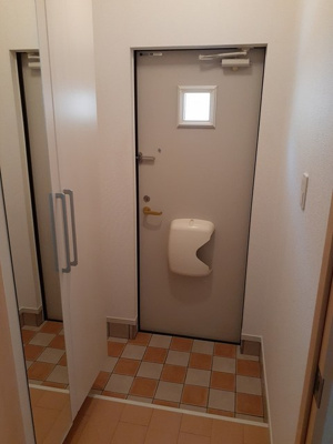 【玄関】 | シャンヴィルIII番館
