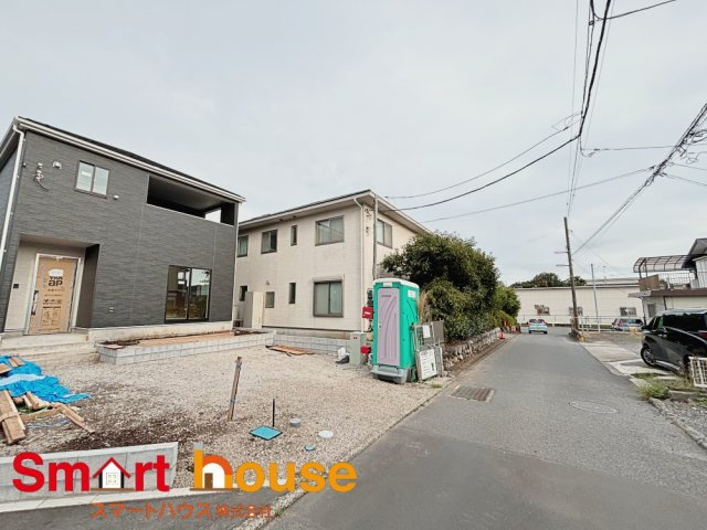 愛川町中津第１３８の前面道路含む現地写真