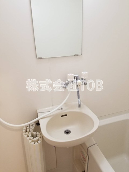 【洗面所】 | ドゥ・ベルジュール | お風呂に洗面台があります