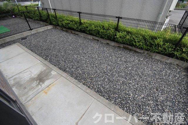 セジュール サライ C棟のバルコニー|庭（専用庭）