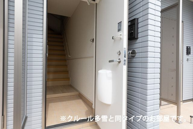 シズ・ボリーＳの玄関