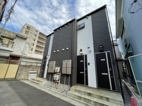 レジュール高砂の外観