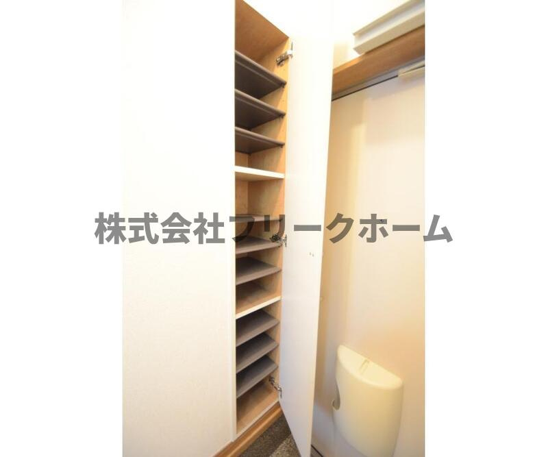 武蔵野市吉祥寺南町２丁目のアパートの収納