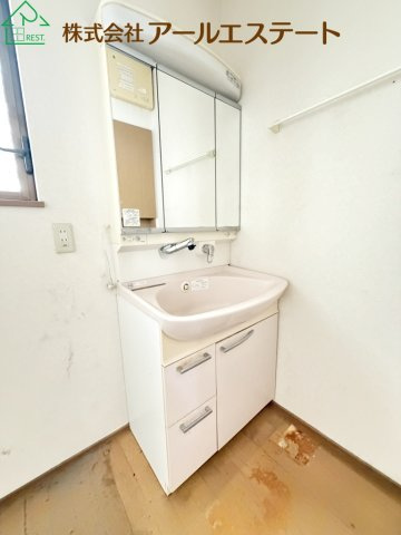 加古川市平岡町土山　　JR「土山駅」徒歩8分の独立洗面台