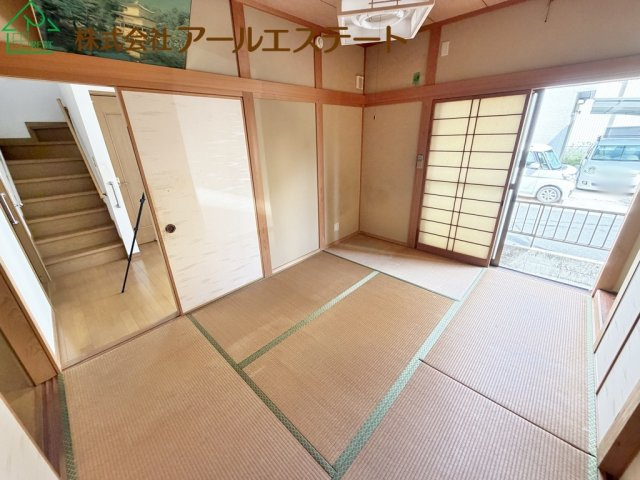 加古川市平岡町土山　　JR「土山駅」徒歩8分の和室