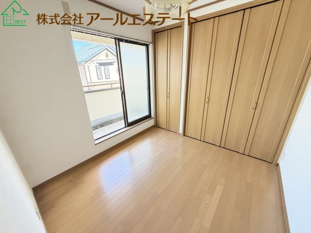 加古川市平岡町土山　　JR「土山駅」徒歩8分の寝室