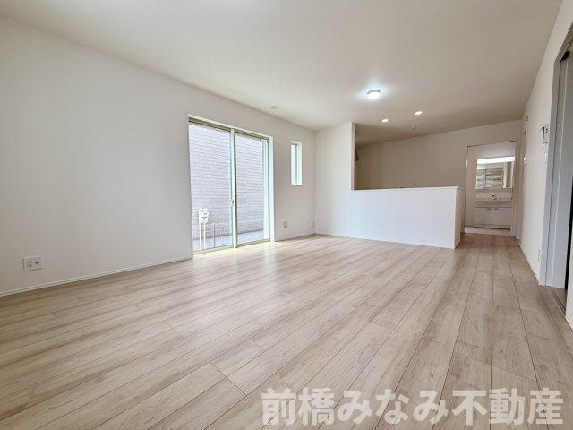 【新築】前橋市南町2丁目　A号棟(全２棟)　ハートフルタウン　新築建売分譲の居間・リビング|ゆったり過ごせるリビングです