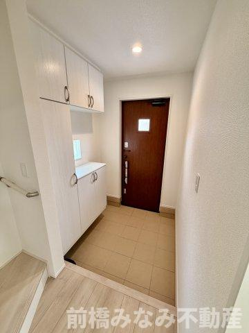 【新築】前橋市南町2丁目　A号棟(全２棟)　ハートフルタウン　新築建売分譲の玄関|明るい玄関です