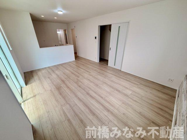 【新築】前橋市南町2丁目　A号棟(全２棟)　ハートフルタウン　新築建売分譲の居間・リビング|ゆったり過ごせる居間です