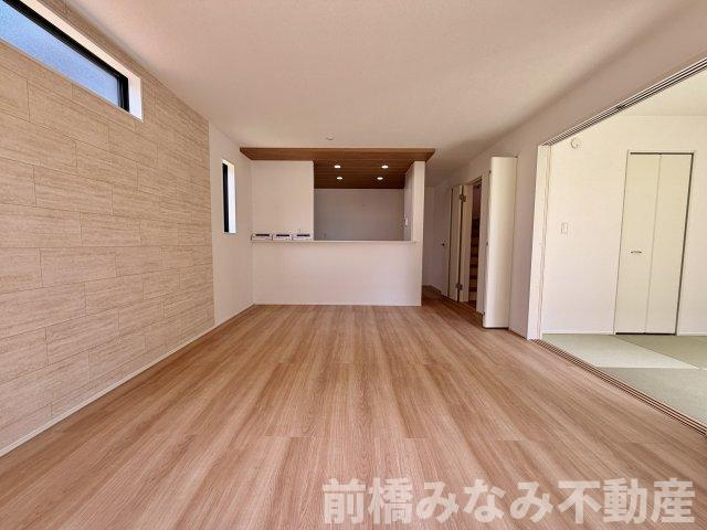 【新築】前橋市関根町　３号棟(全３棟)　グラファーレ　新築建売分譲の居間・リビング