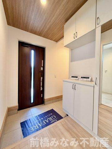 【新築】前橋市関根町　３号棟(全３棟)　グラファーレ　新築建売分譲の玄関