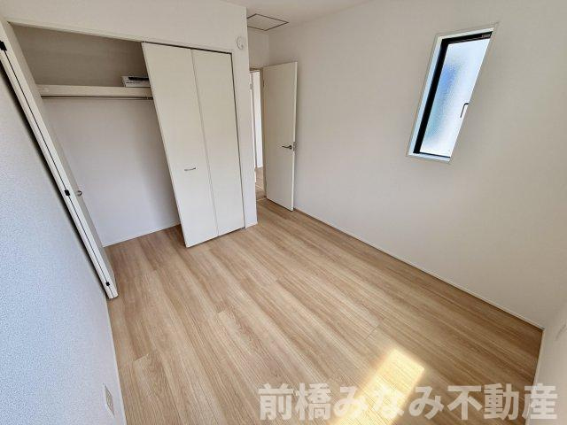 【新築】前橋市関根町　３号棟(全３棟)　グラファーレ　新築建売分譲の洋室