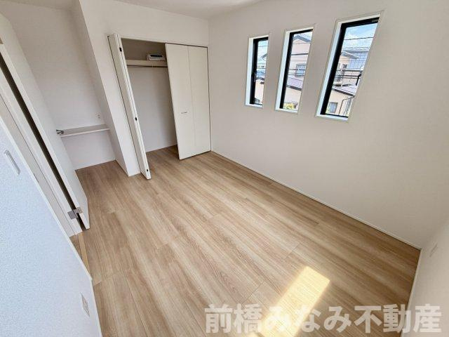 【新築】前橋市関根町　３号棟(全３棟)　グラファーレ　新築建売分譲の洋室