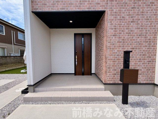 【新築】前橋市関根町　３号棟(全３棟)　グラファーレ　新築建売分譲の玄関