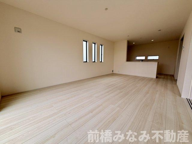 【新築】前橋市富士見町時沢第12　４号棟(全５棟)　リーブルガーデン　新築建売分譲の居間・リビング|こちらの居間で趣味の時間をお楽しみください