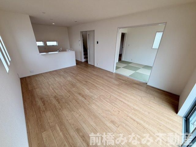 【新築】前橋市富士見町時沢第12　３号棟(全５棟)　リーブルガーデン　新築建売分譲の居間・リビング|ゆったりとした居間です