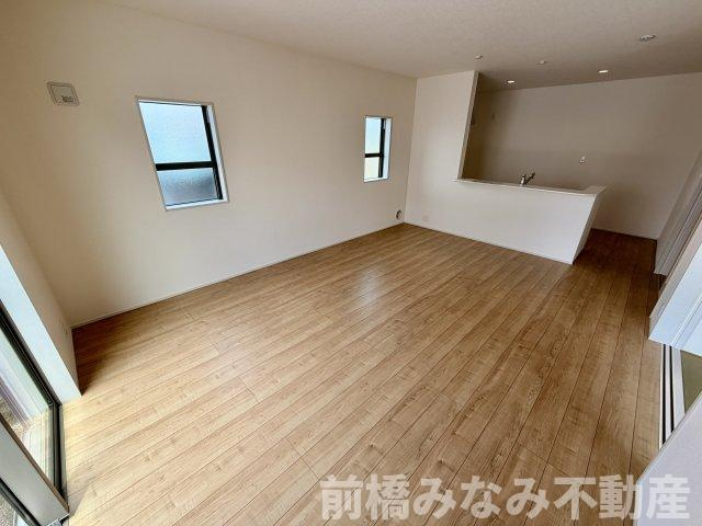 【新築】前橋市富士見町時沢第12　２号棟(全５棟)　リーブルガーデン　新築建売分譲の居間・リビング|こちらのリビングで趣味の時間をお楽しみください