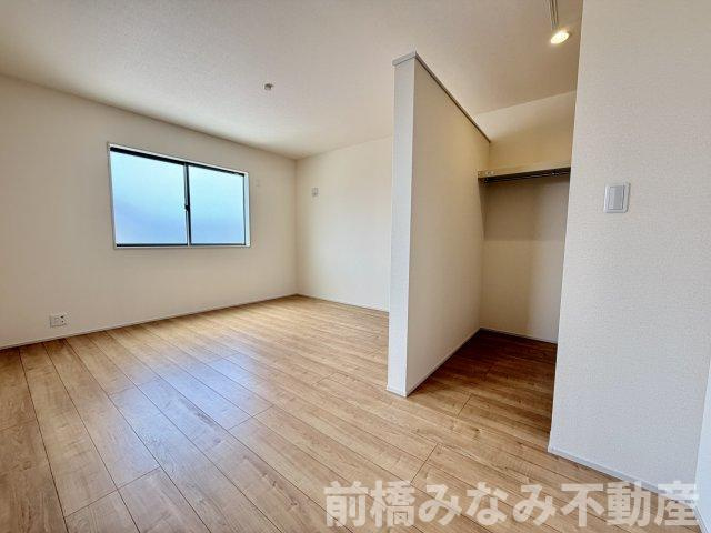 【新築】前橋市富士見町時沢第12　２号棟(全５棟)　リーブルガーデン　新築建売分譲の洋室|落ち着いた色調の洋室です