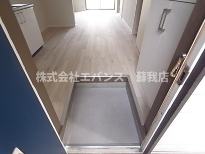 【玄関】 | フラワーハイツ | 明るい玄関です