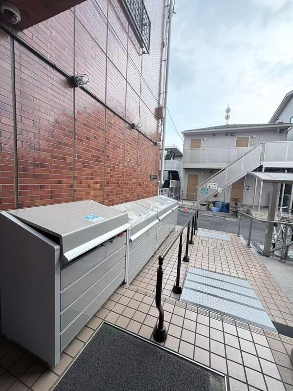 清瀬フジマンションのエントランス