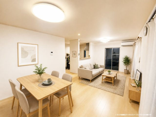さいたま市緑区三室戸建ての居間・リビング|デジタルステージングをしております