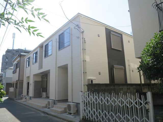 フローラ東小岩の外観|閑静な住宅街にたたずむアパートです。